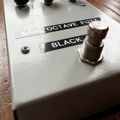 ベース BLACK CAT PEDAL / BASS OCTAVE FUZZ Black Cat Bass Octave Fuzz ( it's not just for bass