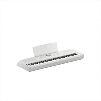 Yamaha DGX-670 88-Key Portable Grand Piano - White
