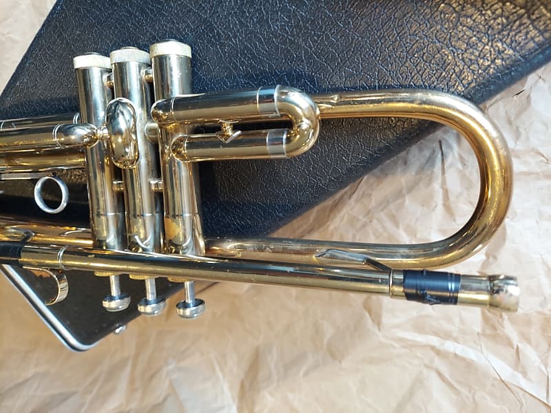 Bach Mercedes-II Trumpet, USA, w/ Case and 7C Mouthpiece Bach Mercedes-II Trumpet, USA, w/ Case and 7C Mouthpiece