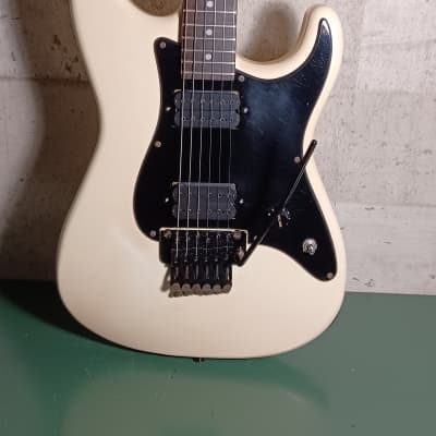 ESP Super Strat！超美品！ mqdefault.jpg