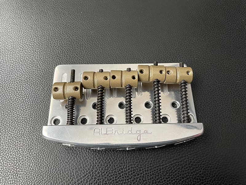 Sire Marcus Miller Replacement Bridge 5string Reverb