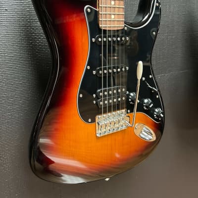 Fender Stratocaster 2011 - Sunburst image 2