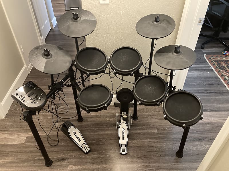 Alesis Nitro Mesh Expanded Electronic Drum Kit Reverb