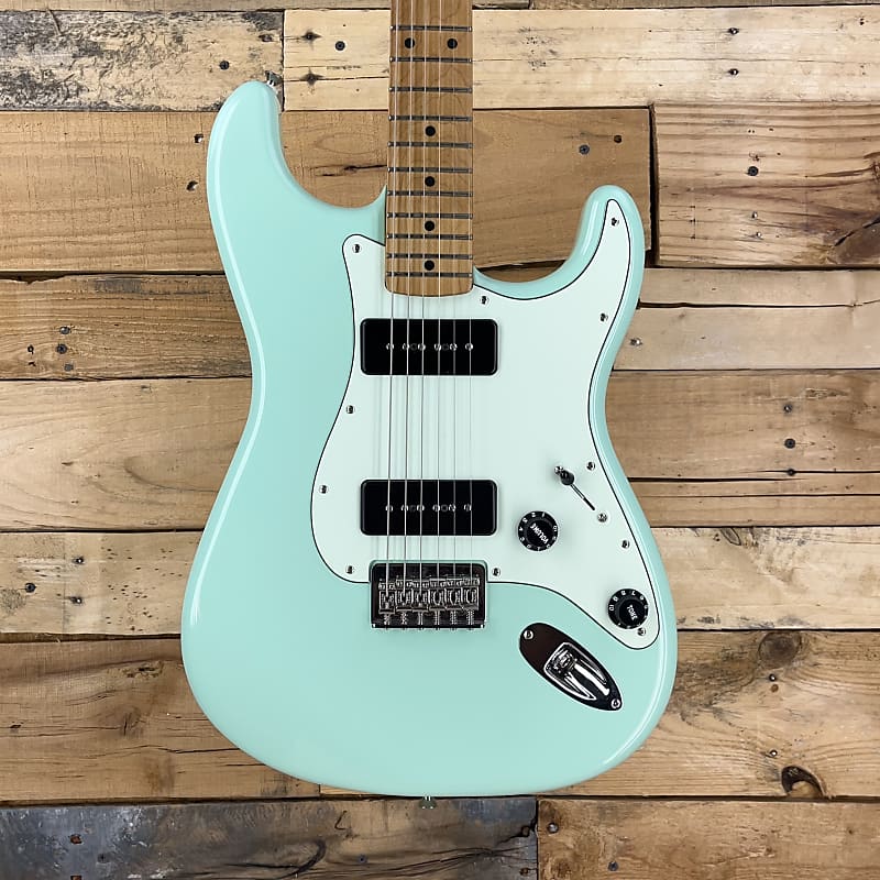 FENDER  Noventa Stratocaster ストラトキャスター Amazon.com: Fender Noventa Stratocaster Electric Guitar