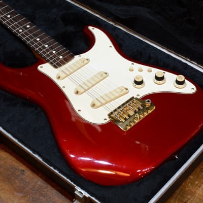 Fender Gold Elite Stratocaster (1983 - 1984)
