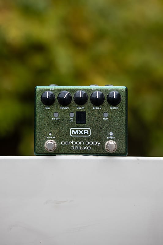 MXR Carbon Copy Deluxe