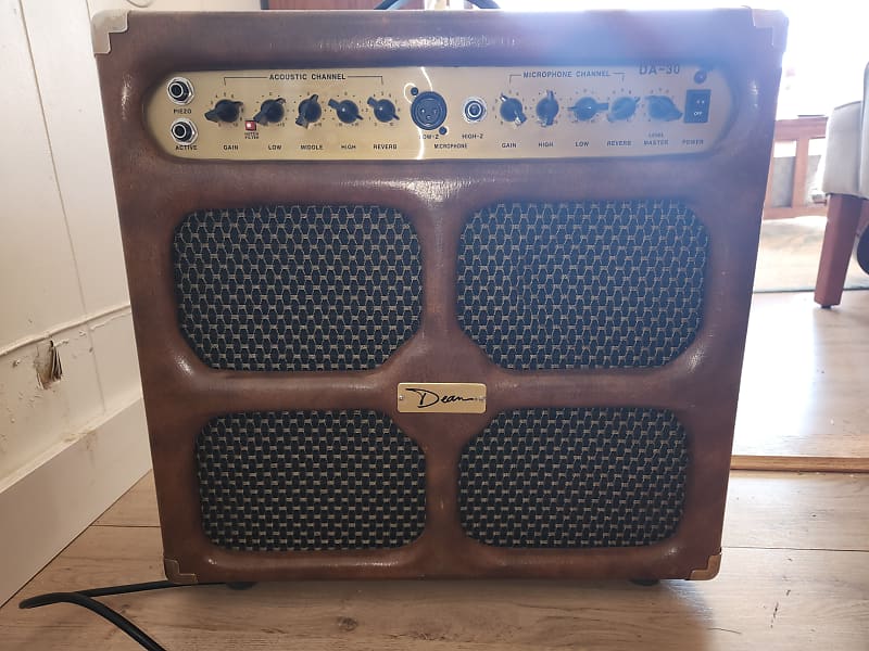 Dean Da 30 Acoustic Guitar Amplifier With Mic Input ? Brown Reverb