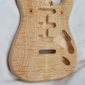 【SALE／37%OFF】 Maple Flamed / 3lbs body Strat Style Stratocaster Pine Aged ギター