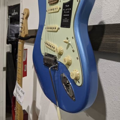 Fender Player Plus Stratocaster with Pau Ferro Fretboard Opal Spark image 4