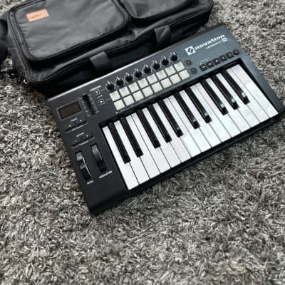 Novation Launchkey 25 MKII MIDI Keyboard Controller 2015 - 2020 - Black