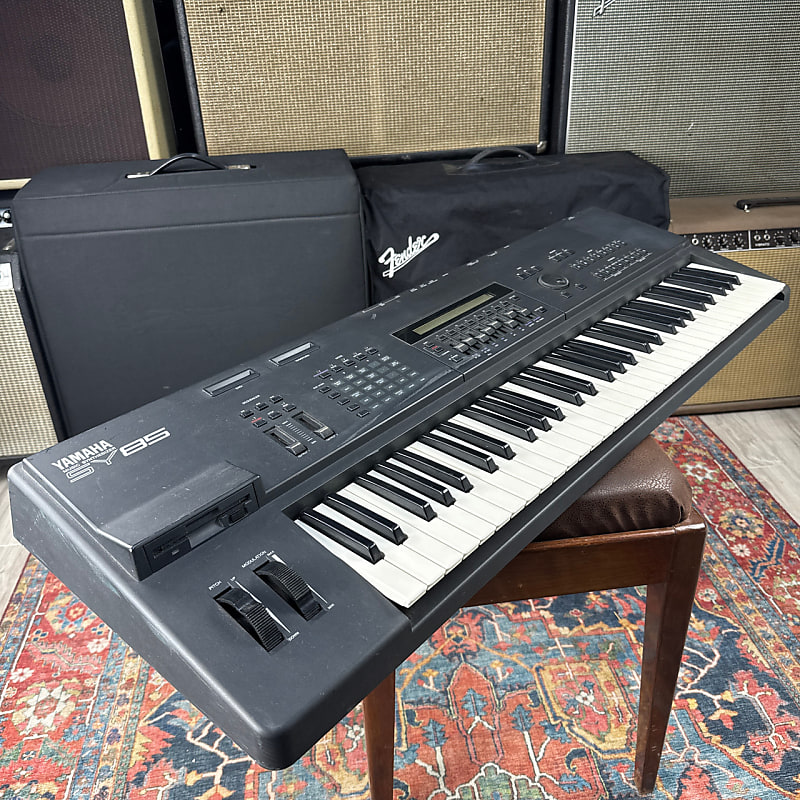 ヤマハ　　SYー85 Yamaha SY-85 Music Synthesizer Found – Jim Atwood in Japan