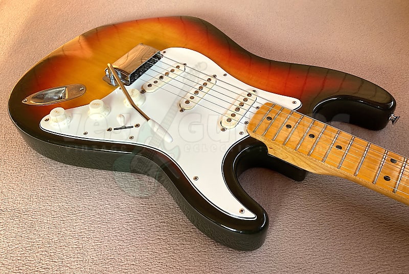 GRECO SE-430 STRATOCASTER 1973 - ORIGINAL MATSUMOKU + MAXON