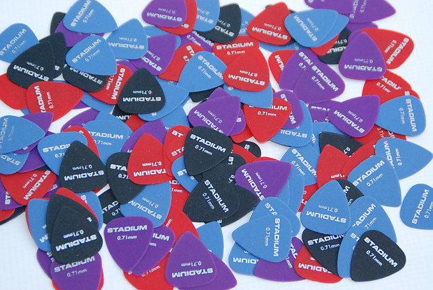 STADIUM .71 mm Guitar Picks Pack of 150 w Free Guitar String