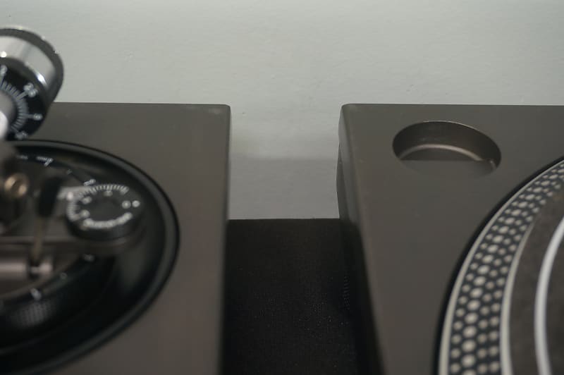 Technics SL-1210 MK3D Professional DJ Turntable Pair - Black Technics SL-1210 MK3D Professional DJ Turntable Pair - Black