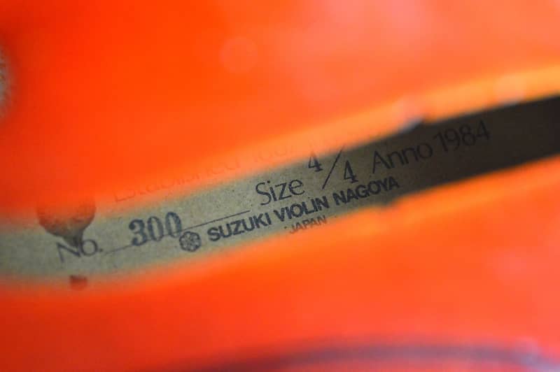 Suzuki 4/4 n°300 1984 - gloss Natural - Nagoya Japan import Suzuki 4/4 n°300 1984 - gloss Natural - Nagoya Japan import