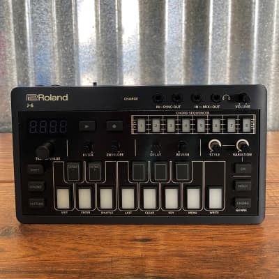 Roland J-6 J-6 AIRA Compact Chord Synthesizer Sequencer image 2