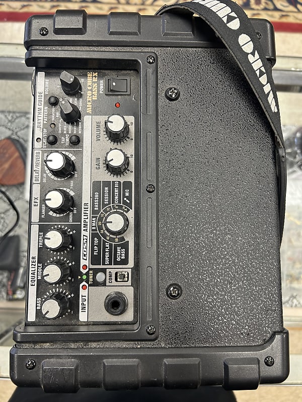 Roland Micro Cube Bass RX 2x2.5-Watt 4x4