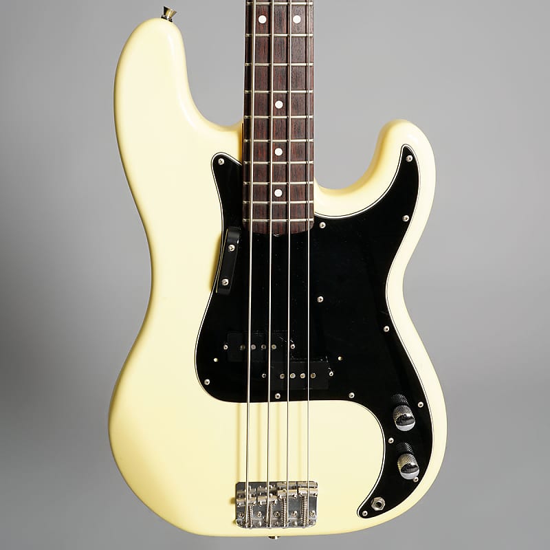 Fender PB-70 Precision Bass Reissue MIJ | Reverb UK