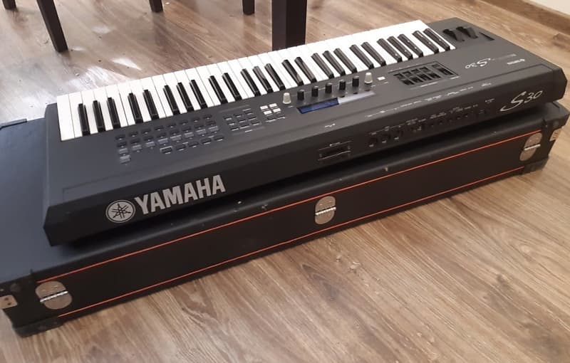Yamaha  S30 programmable keyboard image 1