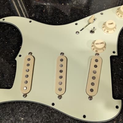 Black strat 920D Custom David Gilmour Pro Wired Loaded