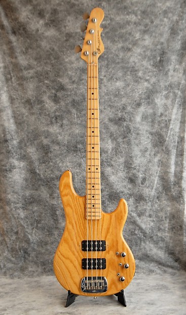 G&L L-2000 / Electric Bass Guitar w/ Gig Case made in 1998