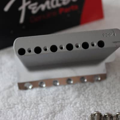 Fender 2 3/16" Mount 2 1/16" String Spaced Stratocaster Hardware Set w/ Tuners 099-2070-000 image 6