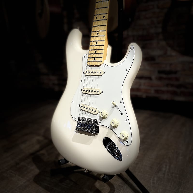 Fender JV Modified '60s Stratocaster | Reverb Canada