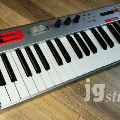 Alesis Micron 2000s - Silver