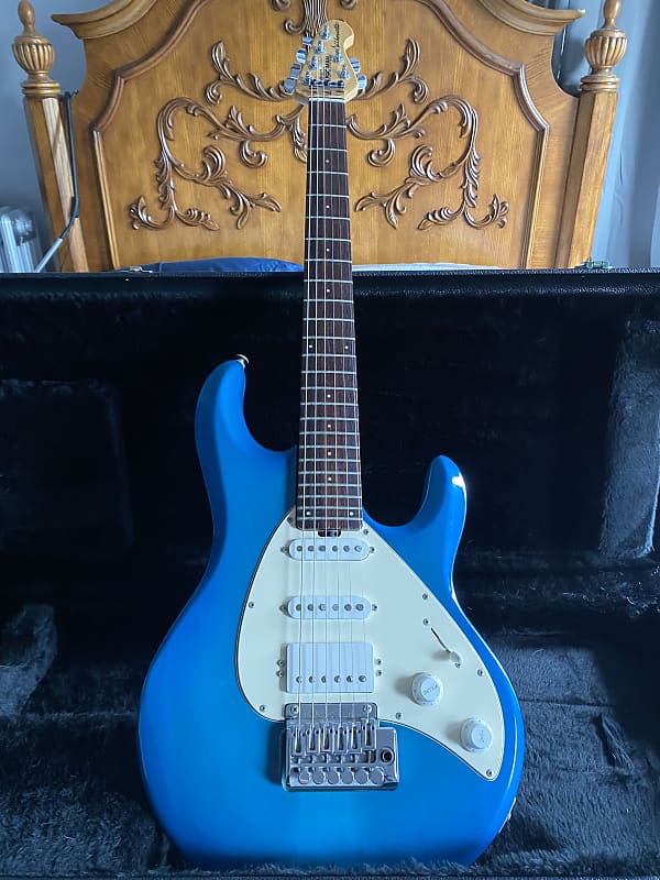 Musicman Silhouette Special HSS ミュージックマン Silhouette Special | Guitars | Ernie Ball Music Man