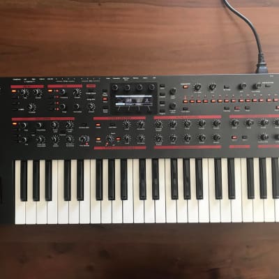 Dave Smith Instruments Pro 2 Monophonic / Paraphonic Synthesizer