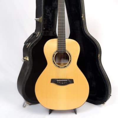 Michael Anthony Acoustic Guitar with L-00 Specs. A Perfect L-00 size. By a superb luthier image 8