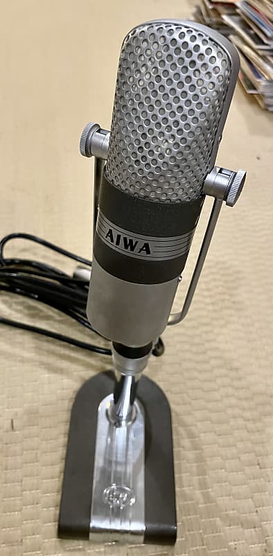 Vintage AIWA VM-15 Velocity Ribbon Microphone w/Original Case & Desk Stand