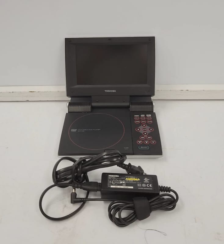 Toshiba SD-P1400 Portable DVD Player  			
