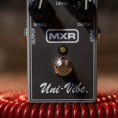 MXR Uni-Vibe M68 Chorus/Vibrato Guitar Effects Pedal image 3