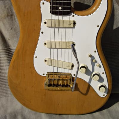 Fender Stratocaster Elite Gold 1983 Natural image 10