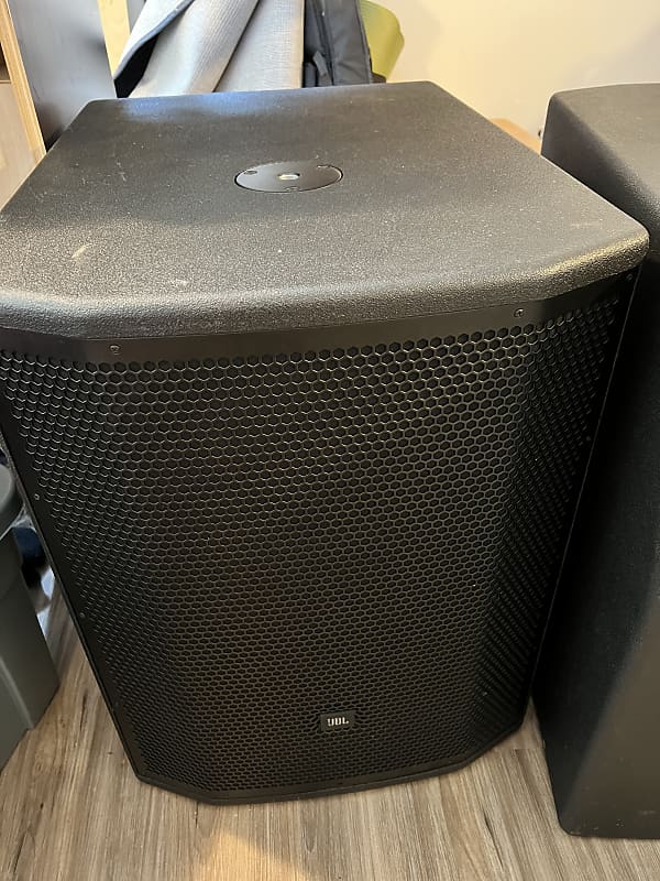 JBL PRX818XLFW Powered 1500w Subwoofer Speaker