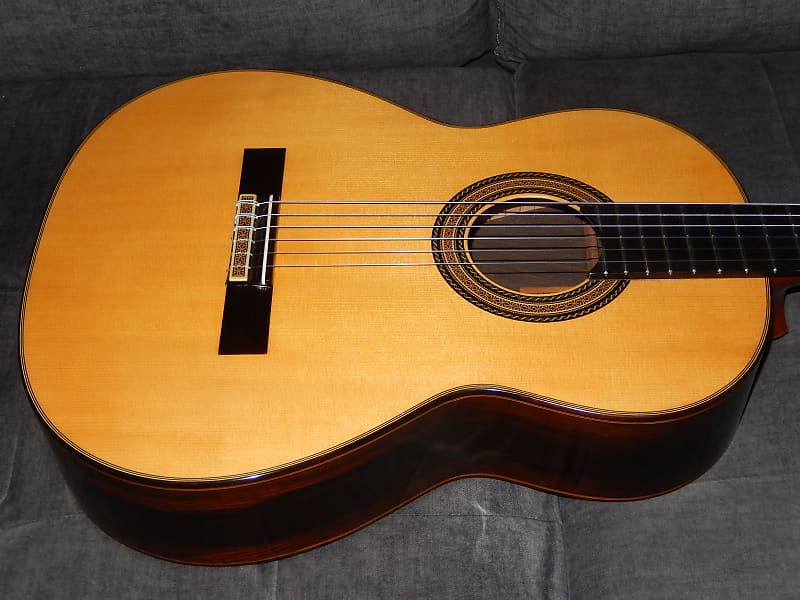 TOSHIHIKO NAKADE - MASTER 30 1984 - WORLD CLASS CLASSICAL GRAND CONCERT  GUITAR - BRAZILIAN ROSEWOOD