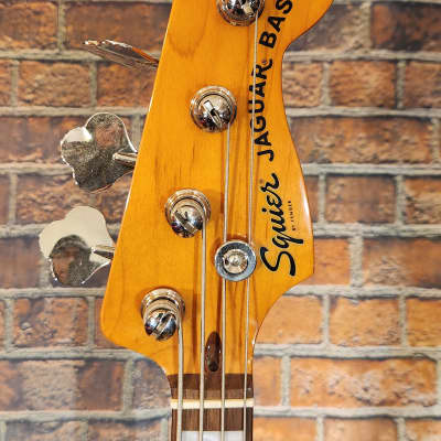 Squier 2022 Classic Vibe Jaguar Bass 3-Color Sunburst image 5