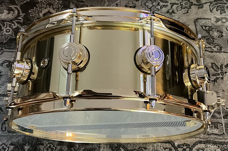 DW Collectors Bell Brass Snare Drum 5.5x14” w/Polished Gold Hardware  DRVN5514SPG