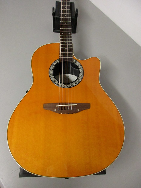 Ovation 1861 Standard Balladeer Acoustic/Electric Guitar