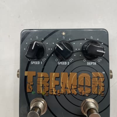 BBE Tremor V1 Optical Tremolo Analog Dual Mode Rare Guitar Effect Pedal image 2