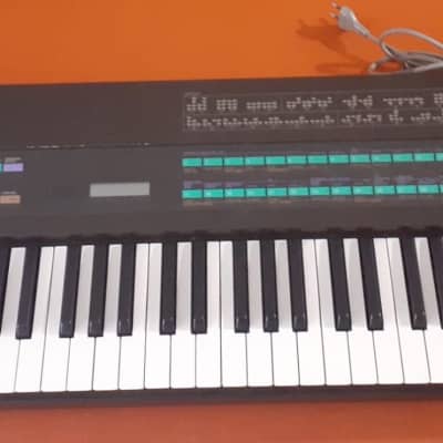 Yamaha DX7 Programmable Algorithm Synthesizer 1983 - 1987 - Black