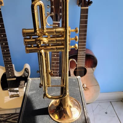 Conn 1000B "Doc Severinsen" signature model - Brass / Rose Gold image 2