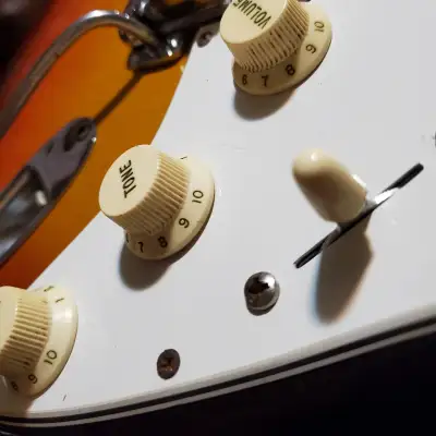 Fender  Stratocaster  1965 Sunburst image 2