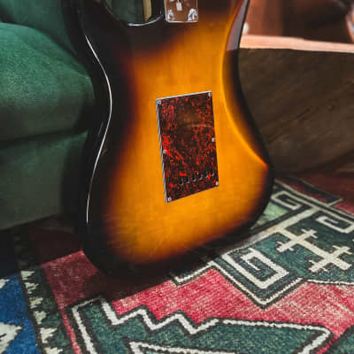 2006 Squier Stratocaster Electric Guitar in 3-Tone Sunburst (with Modified Scratchplate and Backplate) image 4