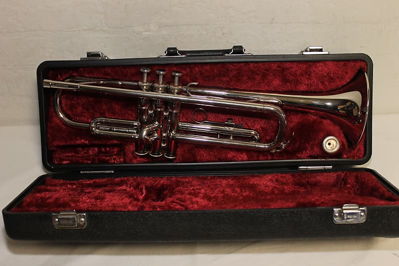Yamaha YTR-1310 Bb Trumpet 1982-1991 | Reverb Canada Yamaha YTR-1310 Bb Trumpet 1982-1991 | Reverb Canada
