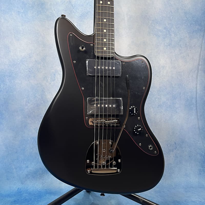 AS NEW - 2025 Fender Made in Japan Noir Hybrid II Jazzmaster Satin