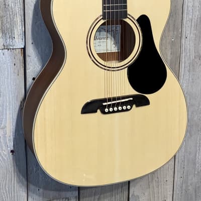 Alvarez RF26 Regent OM/Folk Acoustic Natural Complete with Killer Gig Bag  & Guitar Wall Hanger ! image 3