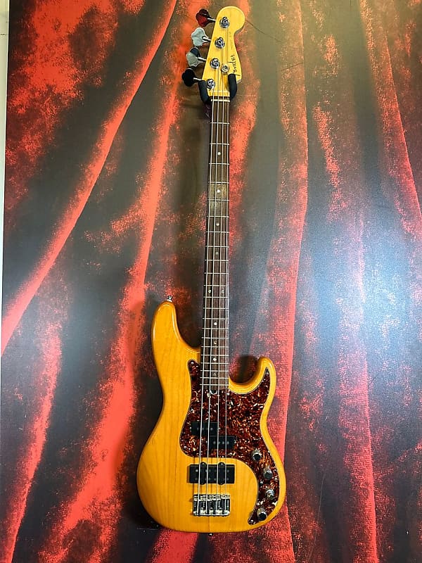 Fender FENDER AMERICAN DELUXE (ACTIVE) PRECISION BASS Bass