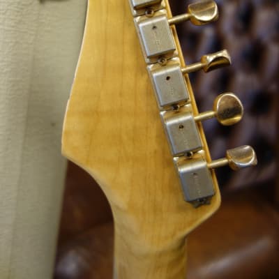 Fender Limited Edition '55 Bone Tone Strat Relic Aged Honey Blonde Gold Hardware image 7